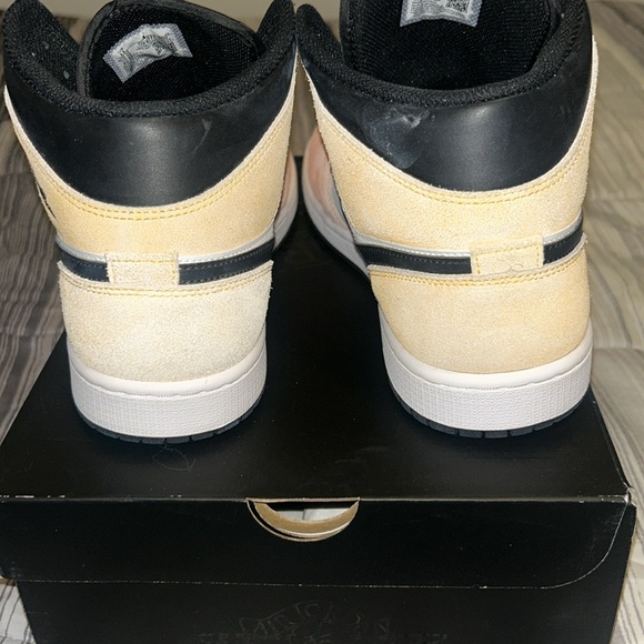 Jordan 1 Mid SE Flight Club Size 11 (Used) - Picture 3 of 14